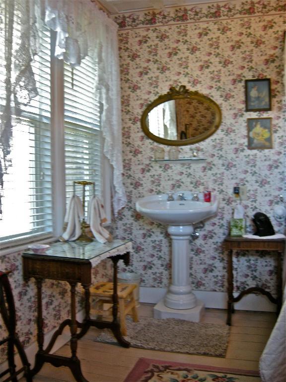 The Old Tower House Bed & Breakfastノースベンド 部屋 写真