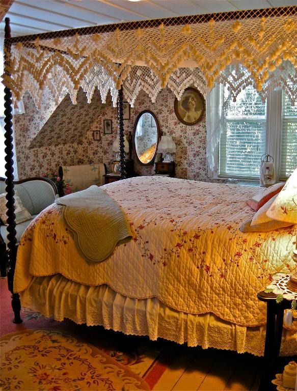 The Old Tower House Bed & Breakfastノースベンド 部屋 写真