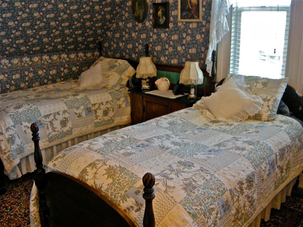 The Old Tower House Bed & Breakfastノースベンド 部屋 写真