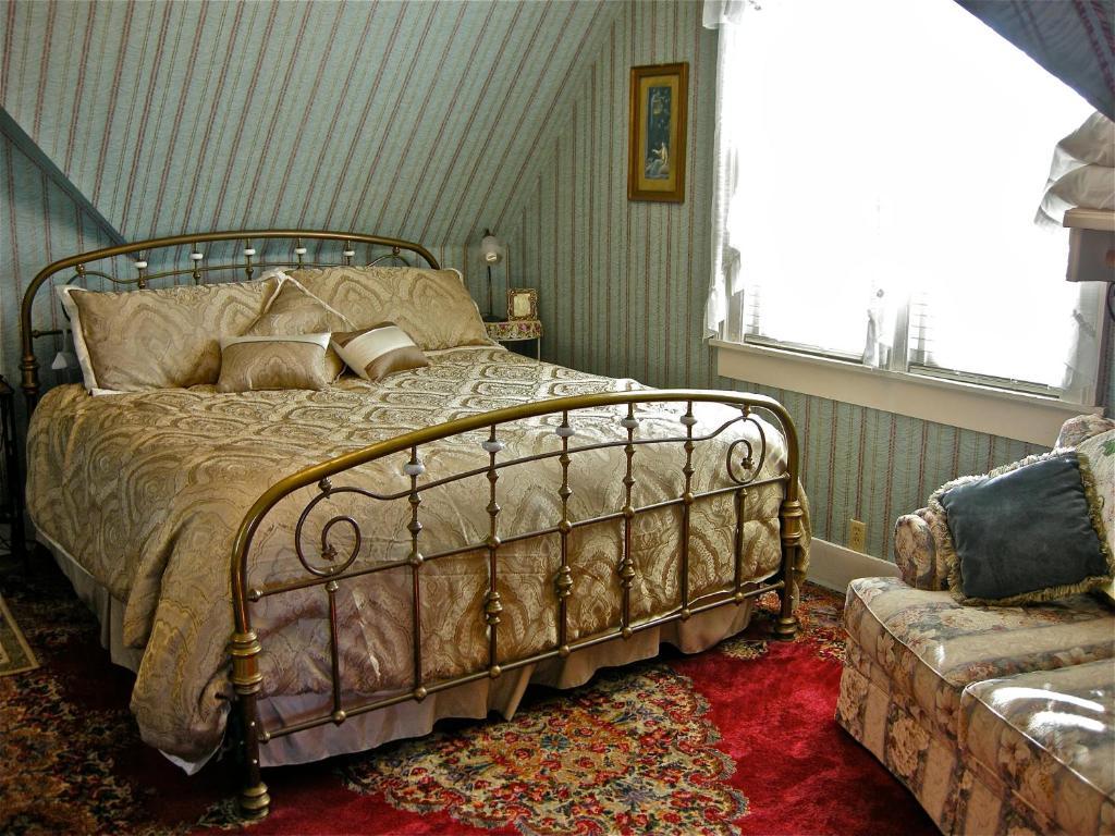The Old Tower House Bed & Breakfastノースベンド 部屋 写真