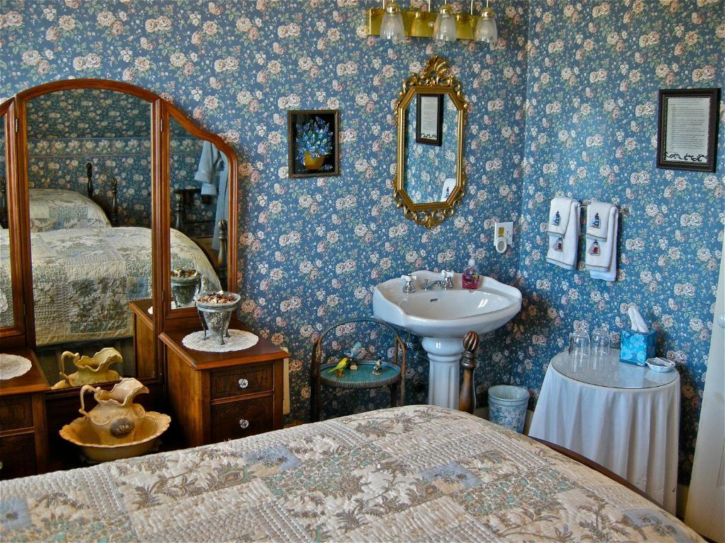 The Old Tower House Bed & Breakfastノースベンド エクステリア 写真