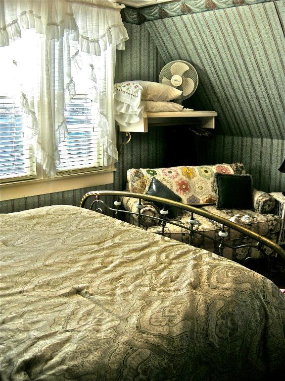 The Old Tower House Bed & Breakfastノースベンド 部屋 写真