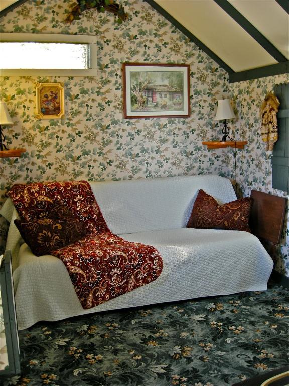 The Old Tower House Bed & Breakfastノースベンド 部屋 写真